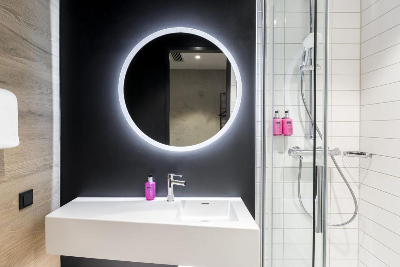 Moxy Outletcity Metzingen Metzingen  Ngoại thất bức ảnh