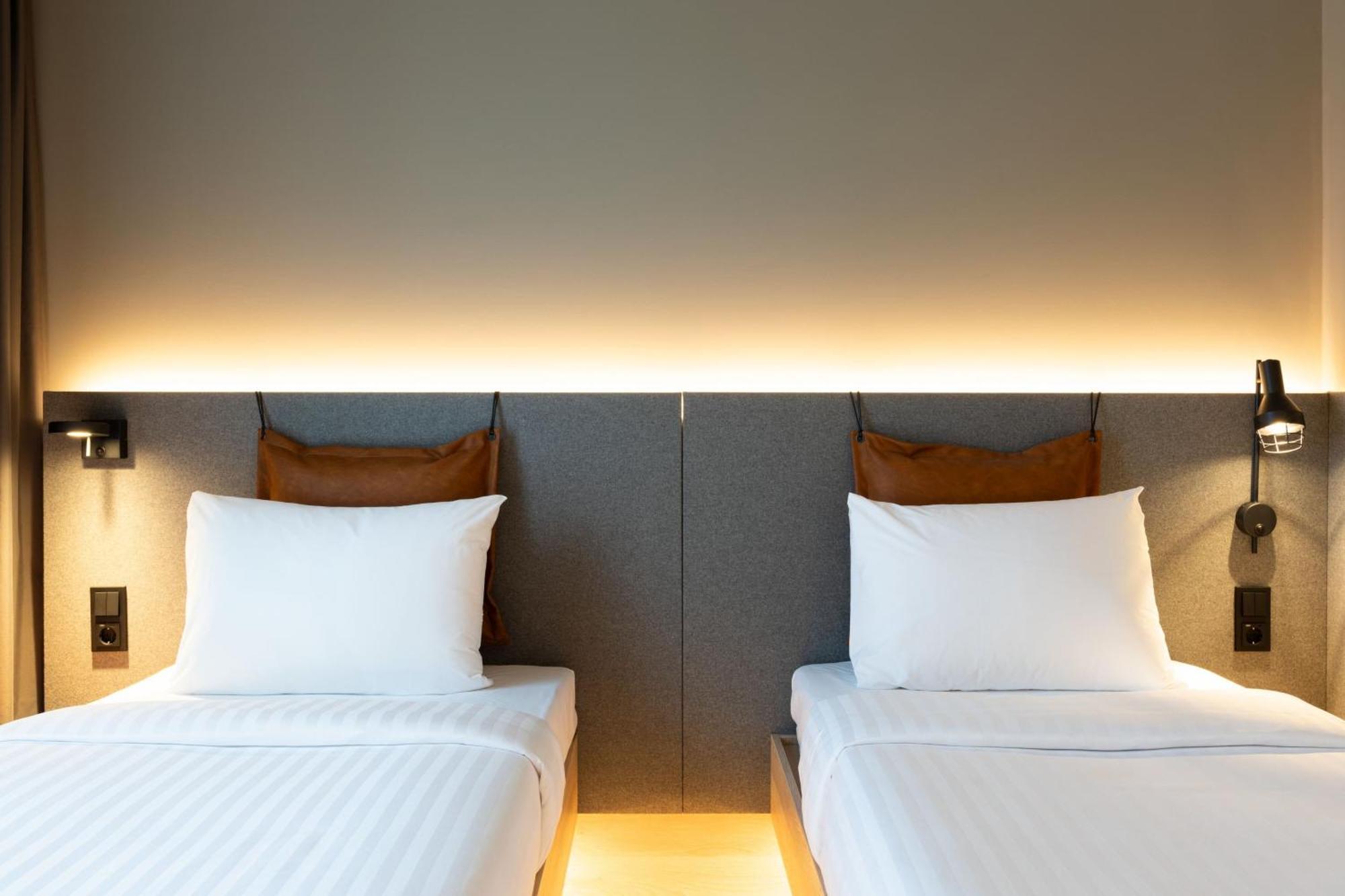 Moxy Outletcity Metzingen Metzingen  Ngoại thất bức ảnh