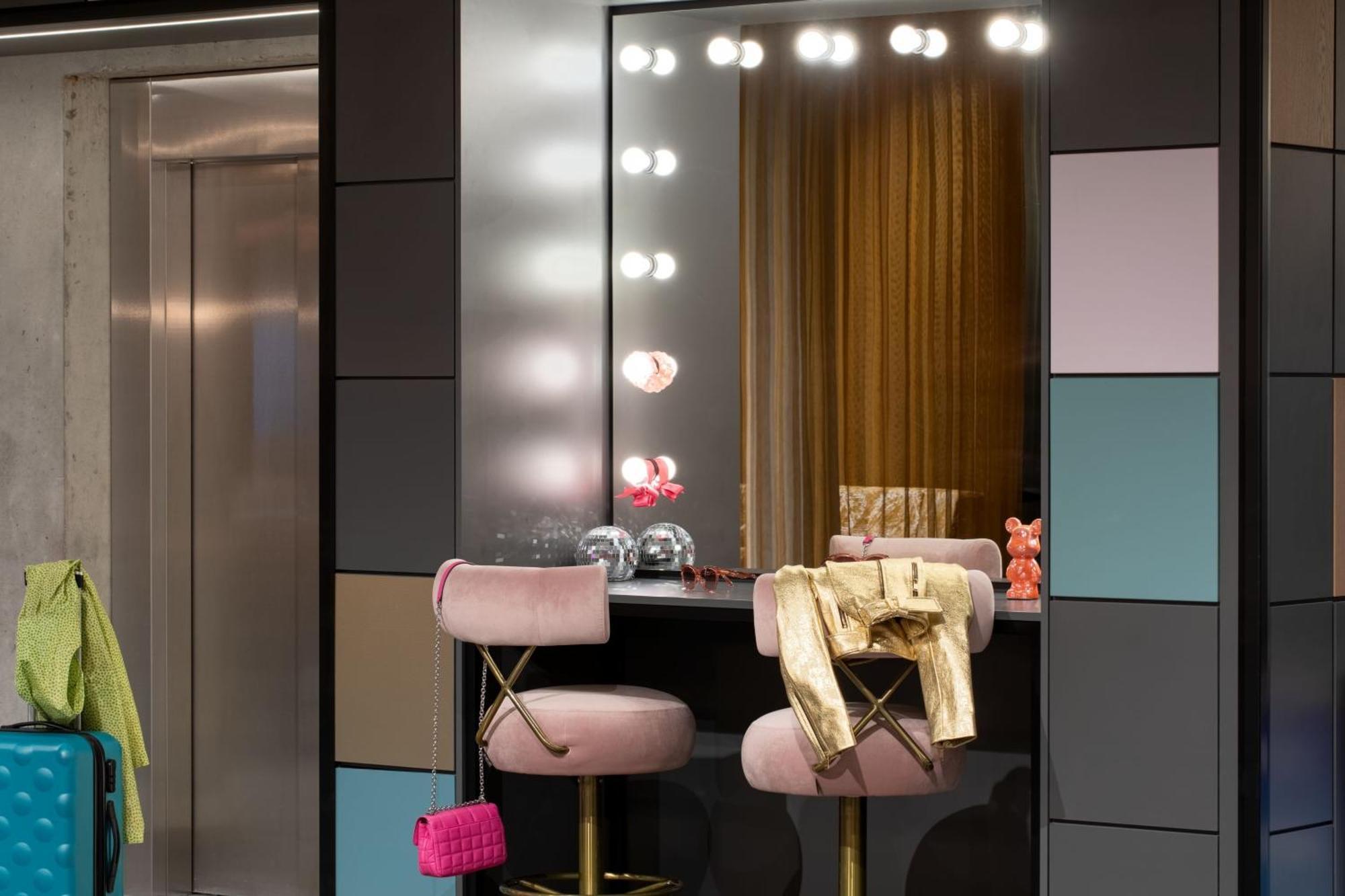 Moxy Outletcity Metzingen Metzingen  Ngoại thất bức ảnh