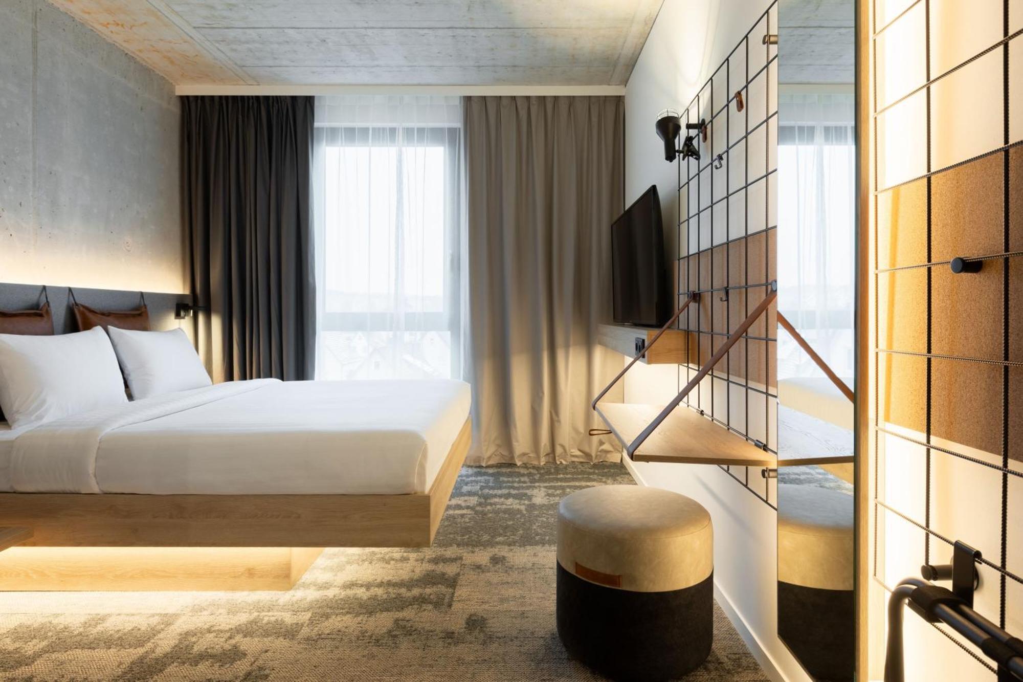 Moxy Outletcity Metzingen Metzingen  Ngoại thất bức ảnh