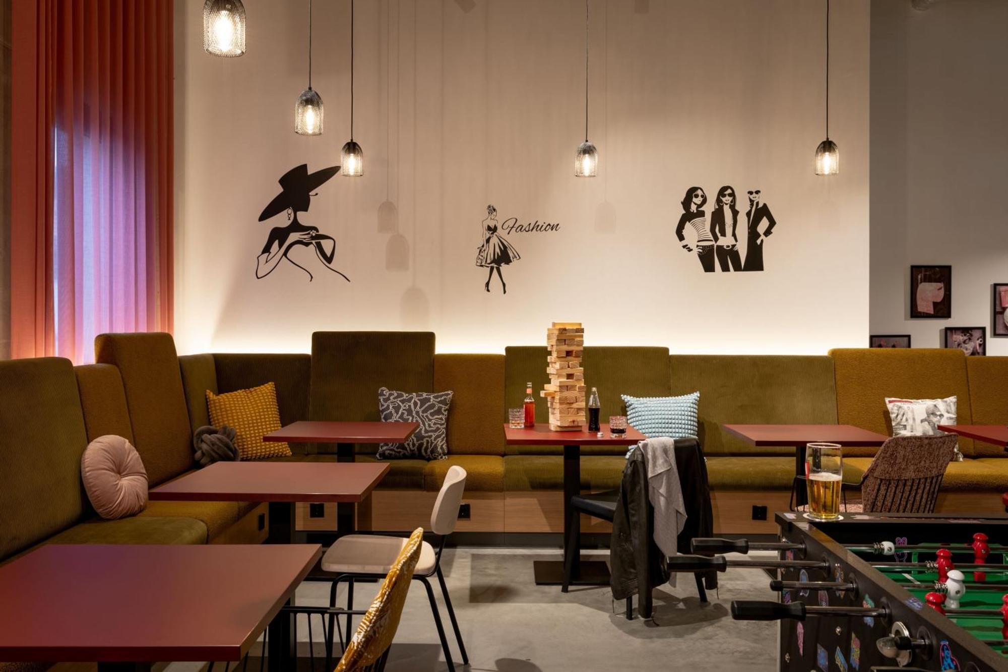 Moxy Outletcity Metzingen Metzingen  Ngoại thất bức ảnh