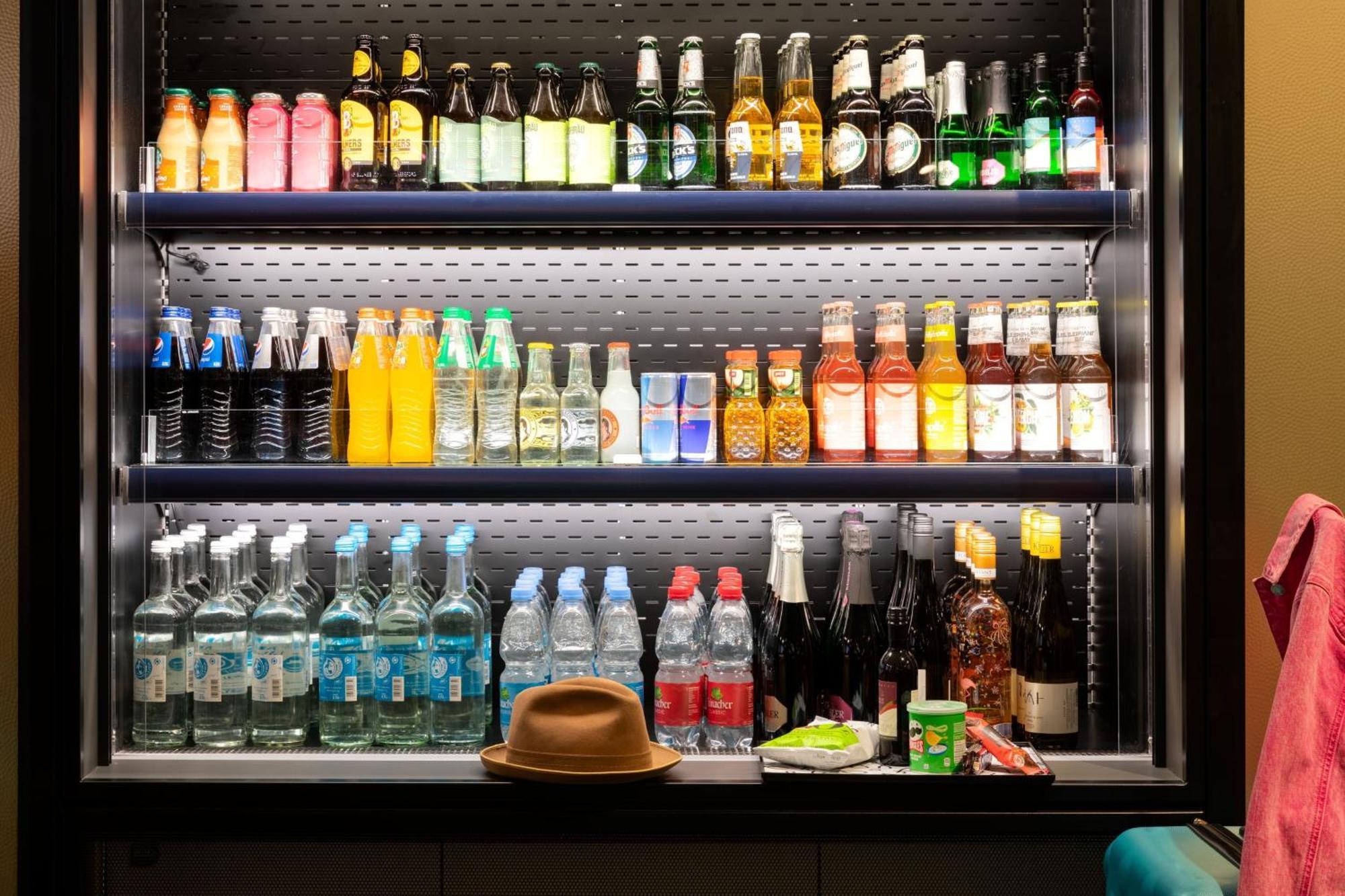 Moxy Outletcity Metzingen Metzingen  Ngoại thất bức ảnh